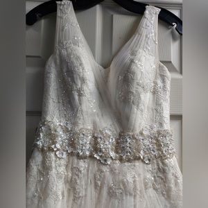 ✨ Oleg Cassini Lace Ivory Wedding Dress Sparkles & Veil ✨